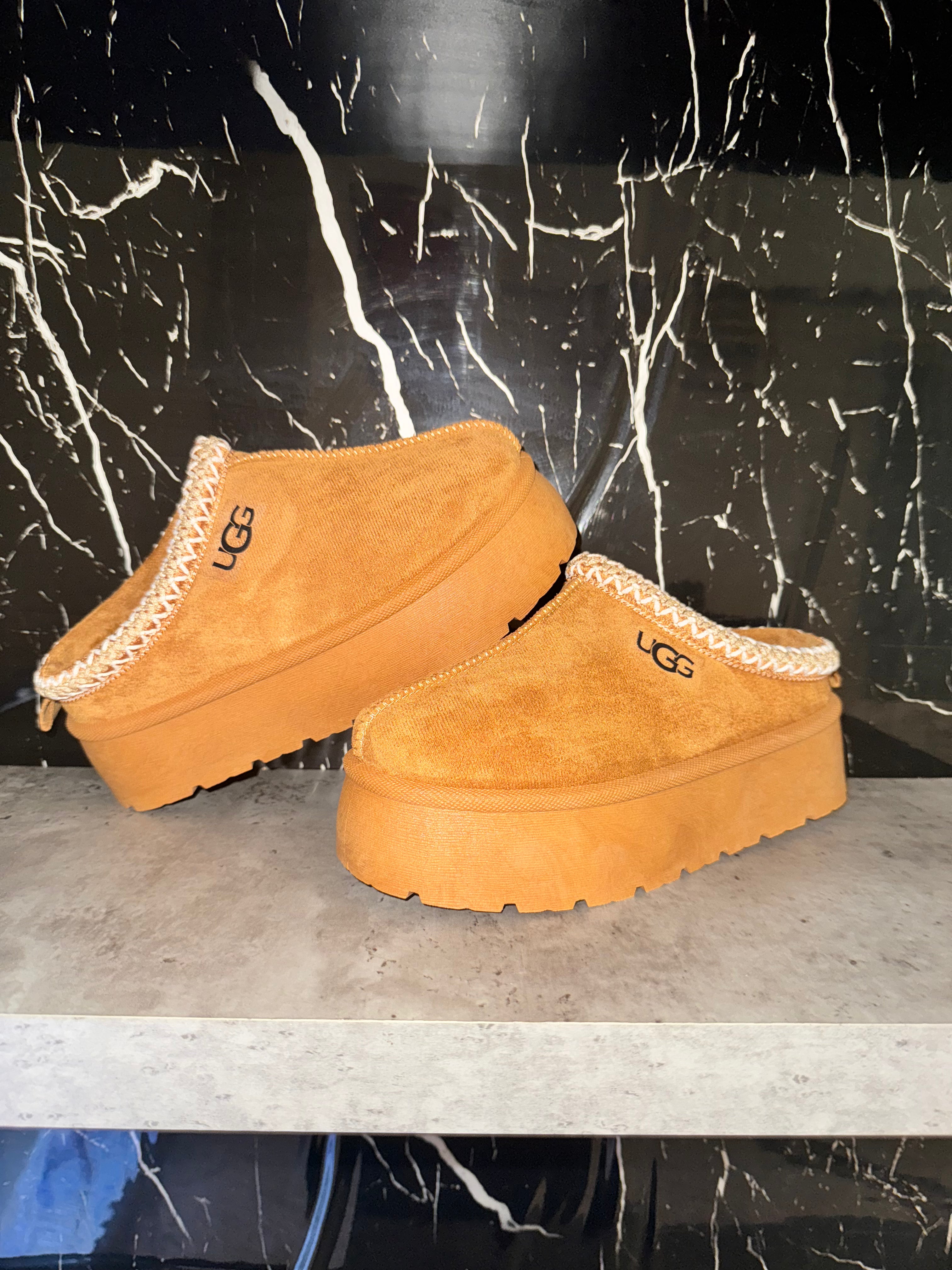 UGG CAMEL 🐪