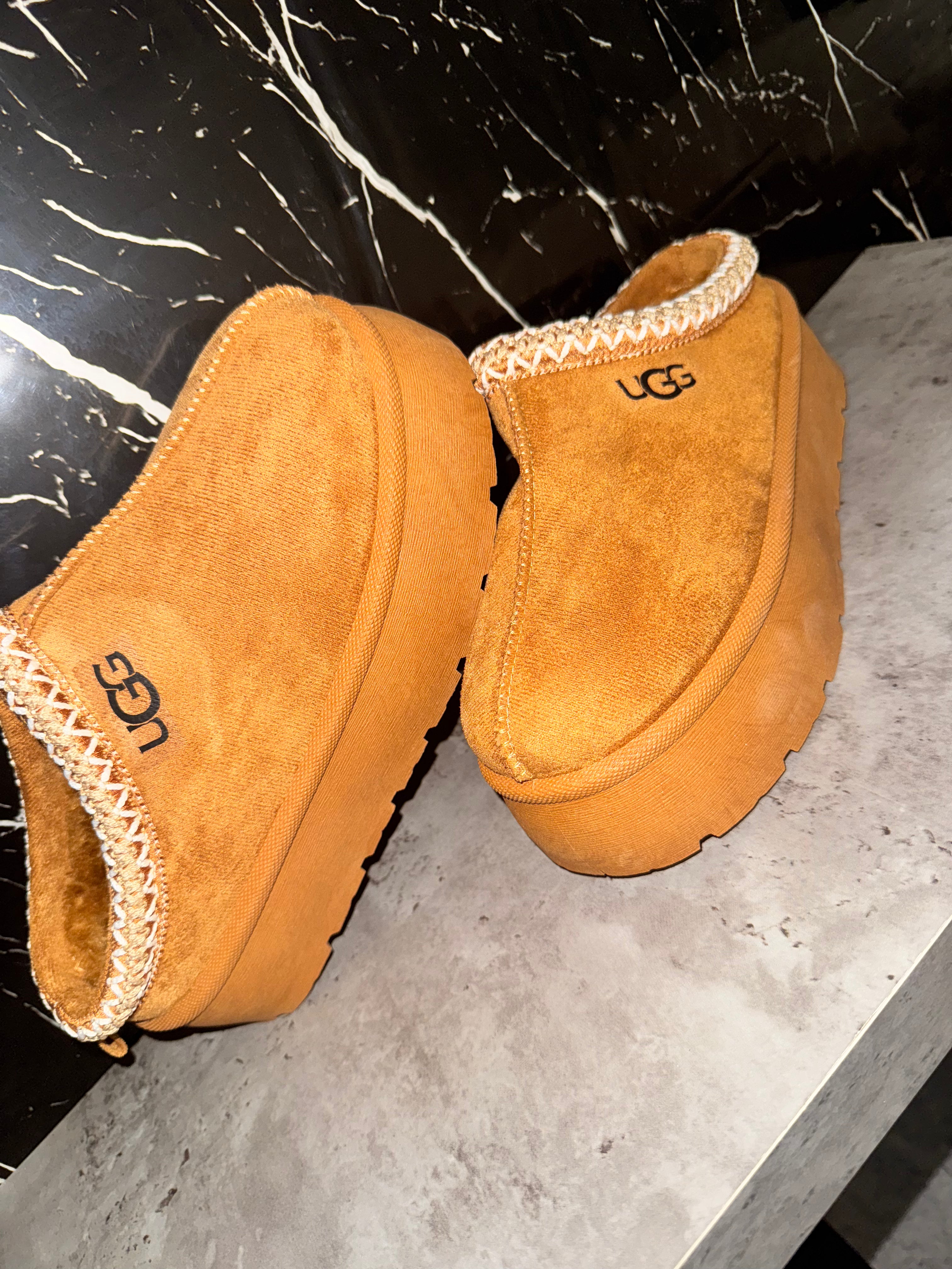 UGG CAMEL 🐪